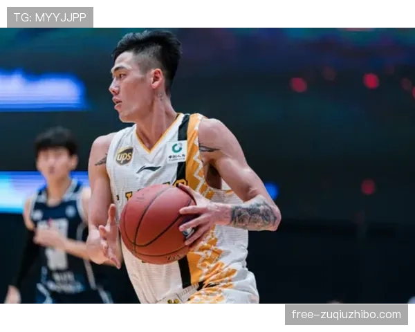 刘铮后脚跟骨刺轮休调整 上海锋线轮换深度受检验